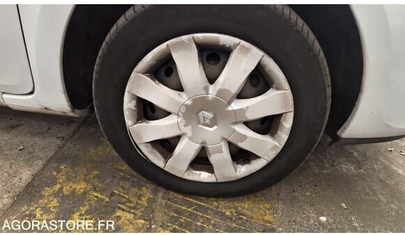Хэтчбек Renault CLIO: фото 9 Хэтчбек Renault CLIO: фото 9