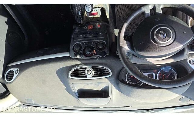 Хэтчбек Renault CLIO: фото 25 Хэтчбек Renault CLIO: фото 25