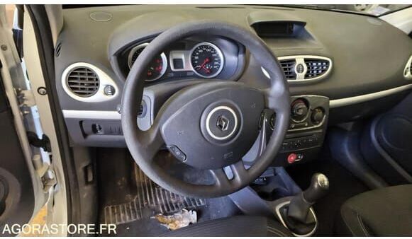 Хэтчбек Renault CLIO: фото 17 Хэтчбек Renault CLIO: фото 17