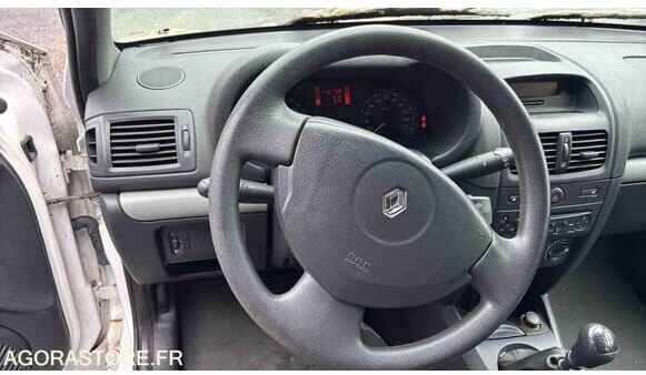 Хэтчбек Renault CLIO: фото 33 Хэтчбек Renault CLIO: фото 33