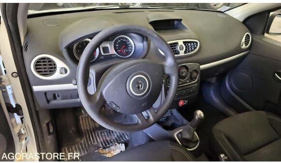 Хэтчбек Renault CLIO: фото 11 Хэтчбек Renault CLIO: фото 11