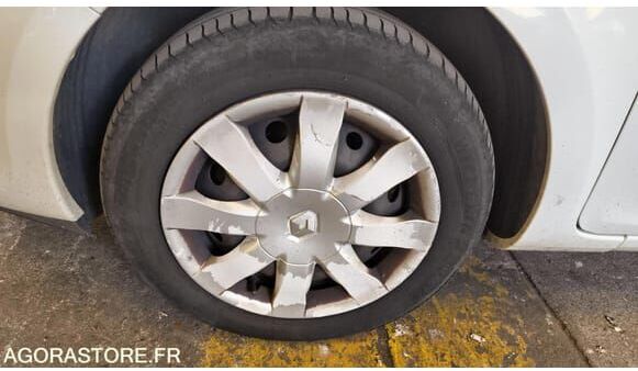Хэтчбек Renault CLIO: фото 8 Хэтчбек Renault CLIO: фото 8