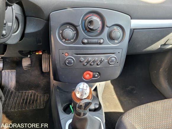 Renault CLIO - Хэтчбек: фото 3 Renault CLIO - Хэтчбек: фото 3