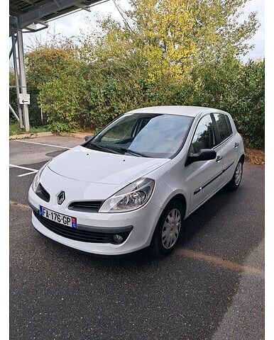Renault CLIO - Хэтчбек: фото 1 Renault CLIO - Хэтчбек: фото 1