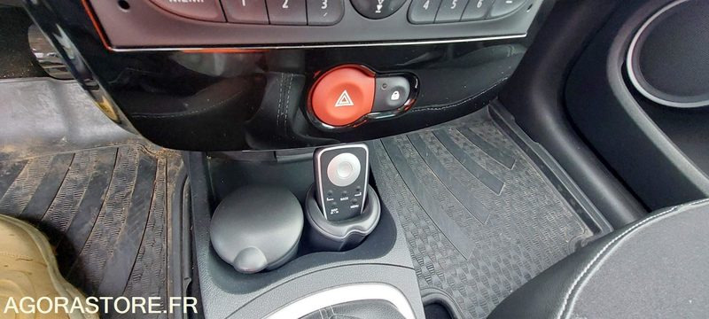 Легковой автомобиль Renault Clio - 2011: фото 6 Легковой автомобиль Renault Clio - 2011: фото 6