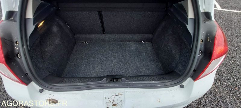 Легковой автомобиль Renault Clio - 2011: фото 14 Легковой автомобиль Renault Clio - 2011: фото 14