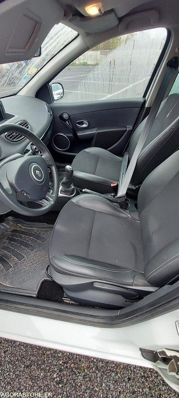 Легковой автомобиль Renault Clio - 2011: фото 13 Легковой автомобиль Renault Clio - 2011: фото 13