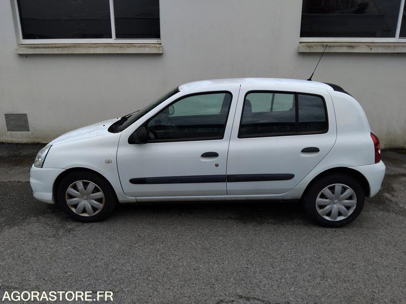 Renault Clio - Легковой автомобиль: фото 1 Renault Clio - Легковой автомобиль: фото 1