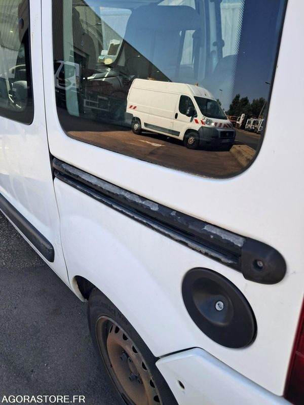 Renault Kangoo 257-AAS-42 - Легковой автомобиль: фото 4 Renault Kangoo 257-AAS-42 - Легковой автомобиль: фото 4