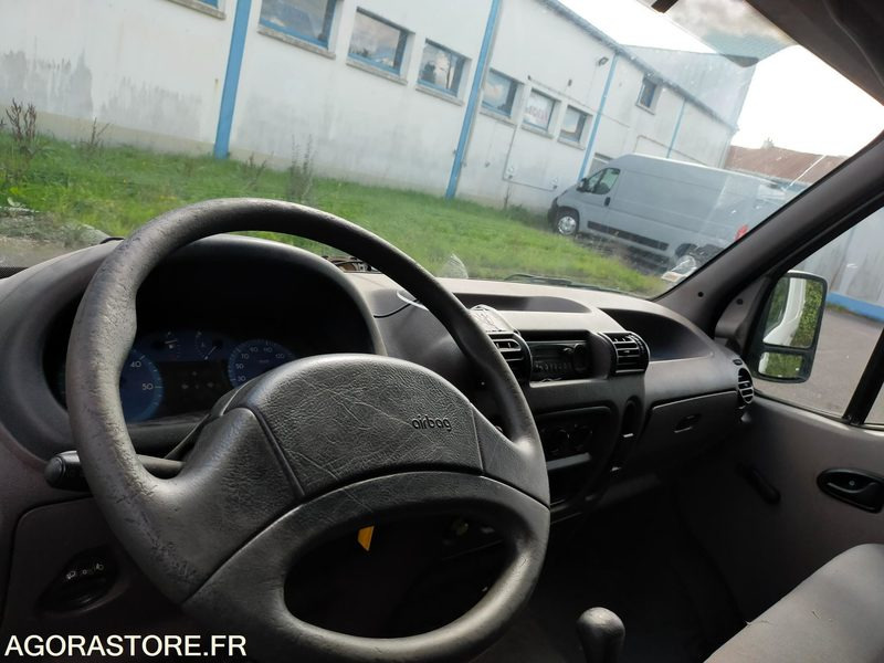 Цельнометаллический фургон Renault Master DCI: фото 9