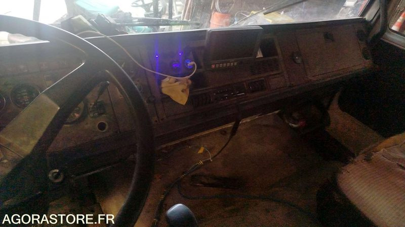 Renault Poids lourd G230 - 1985 - 564616KM - Крюковой мультилифт: фото 5 Renault Poids lourd G230 - 1985 - 564616KM - Крюковой мультилифт: фото 5