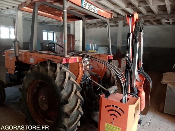 Renault R7431 - Трактор: фото 3 Renault R7431 - Трактор: фото 3
