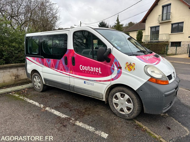 Renault Trafic 9 places / EG-558-SZ / 463 561kms - Микроавтобус, Пассажирский фургон: фото 3 Renault Trafic 9 places / EG-558-SZ / 463 561kms - Микроавтобус, Пассажирский фургон: фото 3