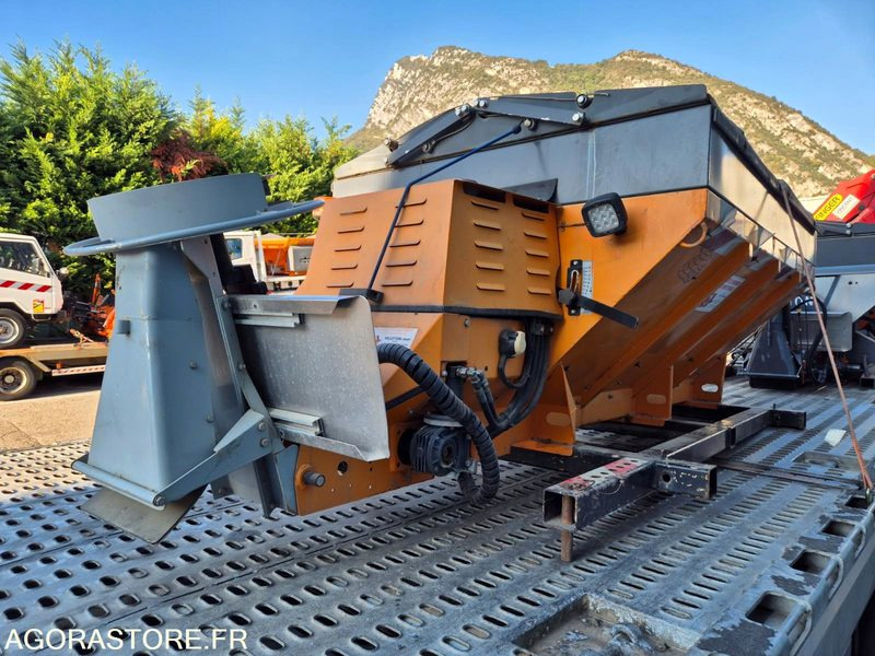 SALEUSE EPOKE S-2300 E 2000 AVEC MOTEUR AUXILIAIRE - Садовое оборудование: фото 4 SALEUSE EPOKE S-2300 E 2000 AVEC MOTEUR AUXILIAIRE - Садовое оборудование: фото 4