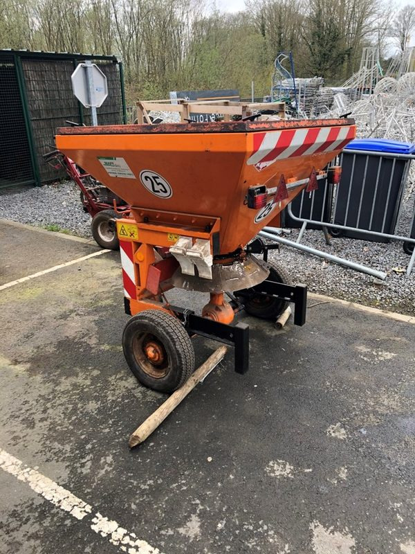 SALEUSE SUR TIMON KUHN TYPE SU-602 - Садовое оборудование: фото 1 SALEUSE SUR TIMON KUHN TYPE SU-602 - Садовое оборудование: фото 1