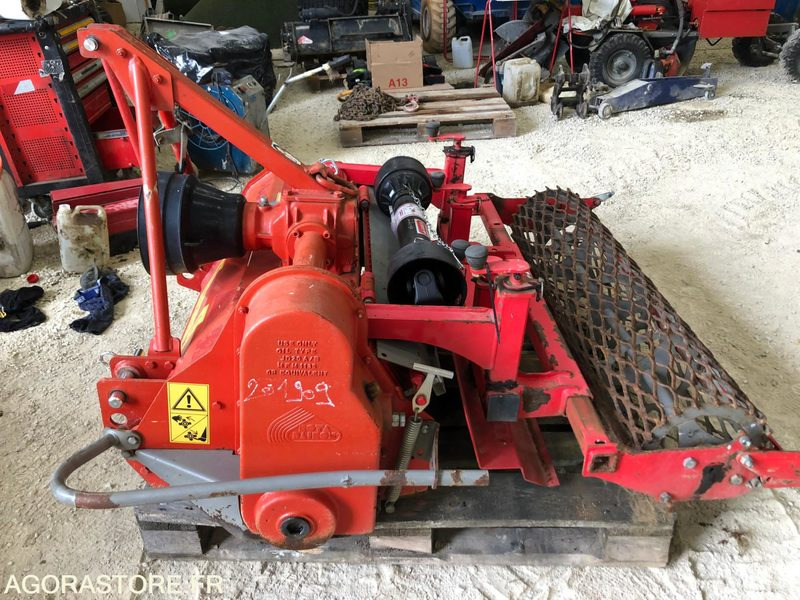 Enfouisseur de pierres DAIRON RD100NIV pour micro tracteur 22-35CV - Сельскохозяйственная техника: фото 1 Enfouisseur de pierres DAIRON RD100NIV pour micro tracteur 22-35CV - Сельскохозяйственная техника: фото 1