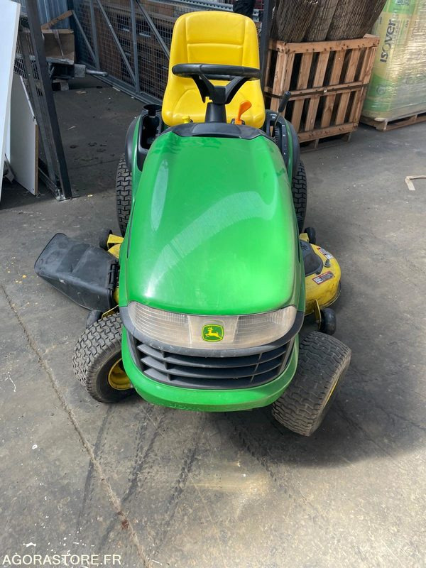 TONDEUSE AUTOPORTEE JOHN DEERE LA155 ESSENCE (PRIX AFFICHE HT - TVA 20%) - Газонокосилка: фото 1 TONDEUSE AUTOPORTEE JOHN DEERE LA155 ESSENCE (PRIX AFFICHE HT - TVA 20%) - Газонокосилка: фото 1