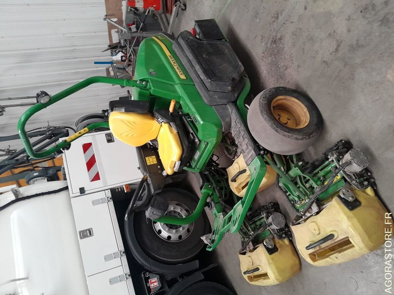 Tondeuse autoportée de green 2750e cut JOHN DEERE (TAP318) - Садовое оборудование: фото 1 Tondeuse autoportée de green 2750e cut JOHN DEERE (TAP318) - Садовое оборудование: фото 1