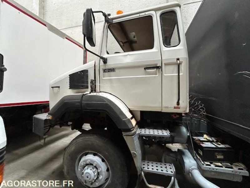 RENAULT TRACTEUR C290 4X4 110KM/H 282500 KM - Тягач: фото 1 RENAULT TRACTEUR C290 4X4 110KM/H 282500 KM - Тягач: фото 1