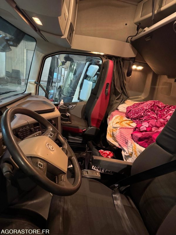 VOLVO FH 500 - 616540km - 2015 - Тягач: фото 2 VOLVO FH 500 - 616540km - 2015 - Тягач: фото 2