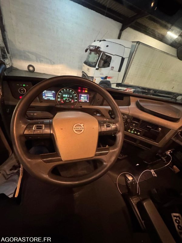 VOLVO FH 500 - 616540km - 2015 - Тягач: фото 3 VOLVO FH 500 - 616540km - 2015 - Тягач: фото 3