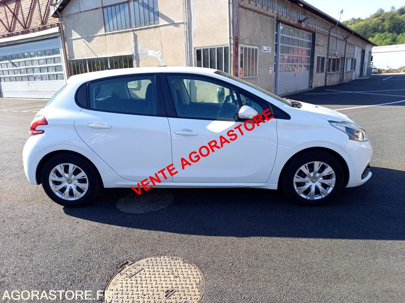 Vends Peugeot 208 essence - Легковой автомобиль: фото 4 Vends Peugeot 208 essence - Легковой автомобиль: фото 4