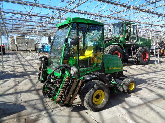 John Deere 3235C - Газонокосилка: фото 1 John Deere 3235C - Газонокосилка: фото 1
