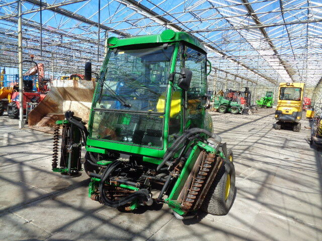 John Deere 3235C - Газонокосилка: фото 2 John Deere 3235C - Газонокосилка: фото 2
