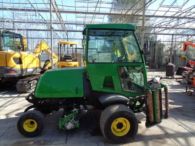 John Deere 3235C - Газонокосилка: фото 4 John Deere 3235C - Газонокосилка: фото 4