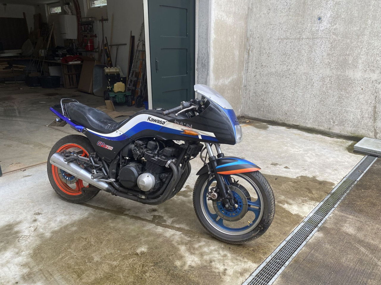 Kawasaki GPZ 750 - Мотоцикл: фото 4 Kawasaki GPZ 750 - Мотоцикл: фото 4