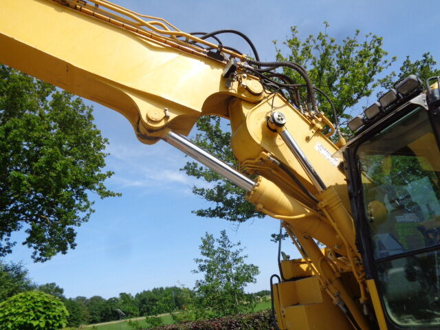 Komatsu PC228uslc-8 - Гусеничный экскаватор: фото 5 Komatsu PC228uslc-8 - Гусеничный экскаватор: фото 5