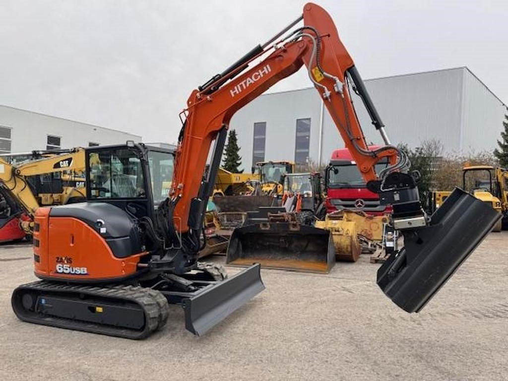Hitachi ZX65 USB-6 - Мини-экскаватор: фото 3 Hitachi ZX65 USB-6 - Мини-экскаватор: фото 3