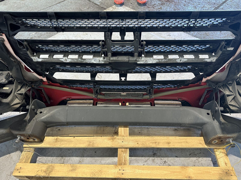 Бампер для Грузовиков DAF XF 106: фото 8 Бампер для Грузовиков DAF XF 106: фото 8