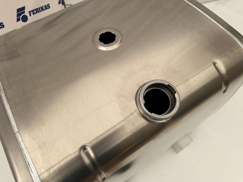 Iveco New aluminum fuel tank 300L - Топливный бак для Грузовиков: фото 4 Iveco New aluminum fuel tank 300L - Топливный бак для Грузовиков: фото 4