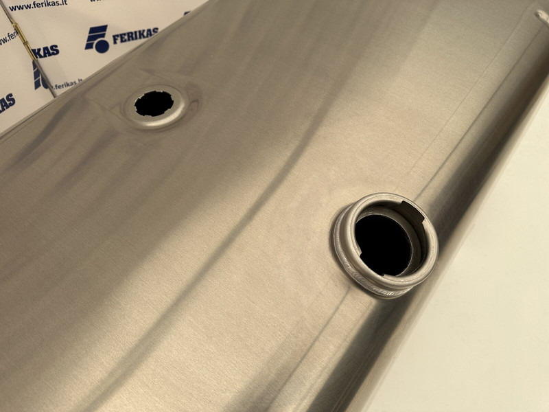 Iveco New aluminum fuel tank 600L - Топливный бак для Грузовиков: фото 4 Iveco New aluminum fuel tank 600L - Топливный бак для Грузовиков: фото 4