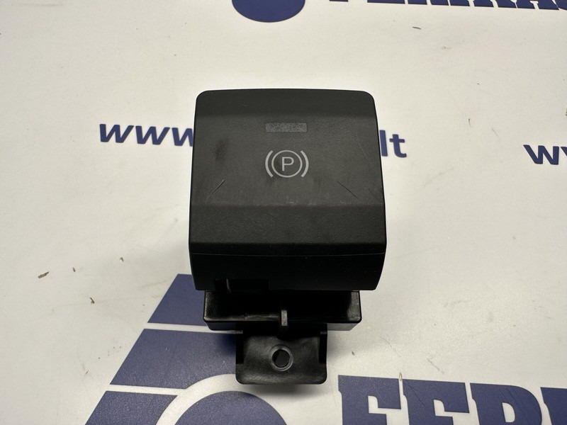 MAN parking brake switch - Приборная панель для Грузовиков: фото 1 MAN parking brake switch - Приборная панель для Грузовиков: фото 1