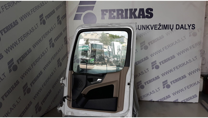 Mercedes-Benz Actros MP4 - Дверь и запчасти для Грузовиков: фото 3 Mercedes-Benz Actros MP4 - Дверь и запчасти для Грузовиков: фото 3