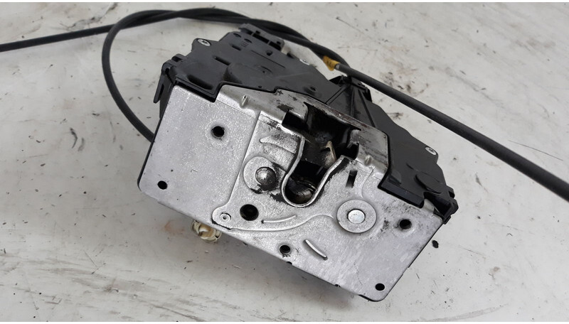 Mercedes-Benz left side door lock - Кузов и экстерьер для Грузовиков: фото 1 Mercedes-Benz left side door lock - Кузов и экстерьер для Грузовиков: фото 1
