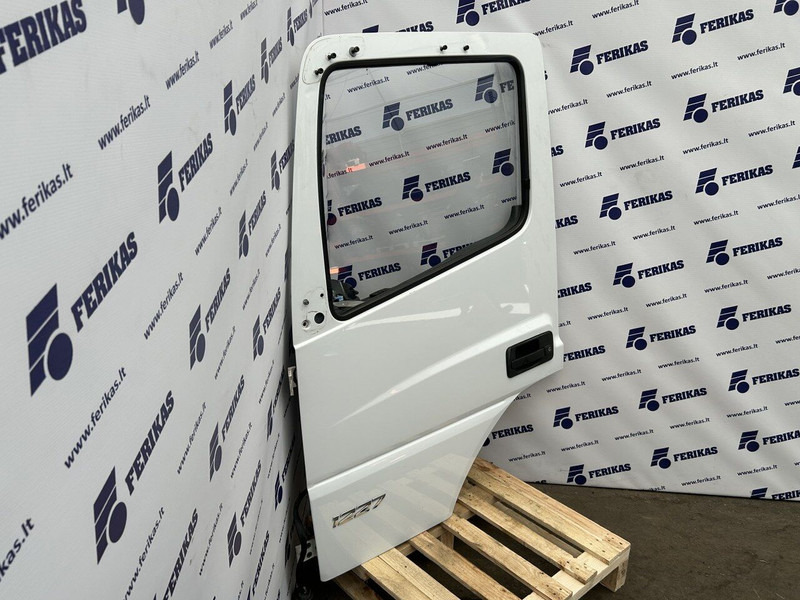 Mercedes-Benz left side doors - Дверь и запчасти для Грузовиков: фото 2 Mercedes-Benz left side doors - Дверь и запчасти для Грузовиков: фото 2