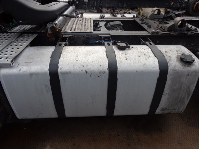 Renault / Volvo Complete aluminum fuel tank new or used 690L - 175cm, wi - Топливный бак для Грузовиков: фото 1 Renault / Volvo Complete aluminum fuel tank new or used 690L - 175cm, wi - Топливный бак для Грузовиков: фото 1