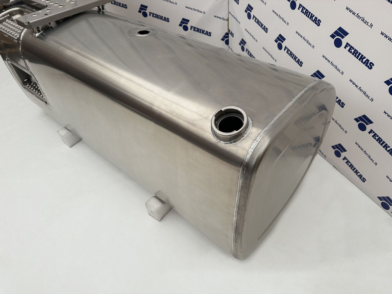 Volvo New aluminum fuel tank 770L - Топливный бак для Грузовиков: фото 2 Volvo New aluminum fuel tank 770L - Топливный бак для Грузовиков: фото 2
