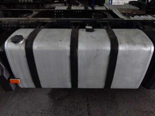 Volvo Used and new fuel tanks BIG stock "WORLDWIDE DELIVERY" - Топливный бак для Грузовиков: фото 5 Volvo Used and new fuel tanks BIG stock "WORLDWIDE DELIVERY" - Топливный бак для Грузовиков: фото 5