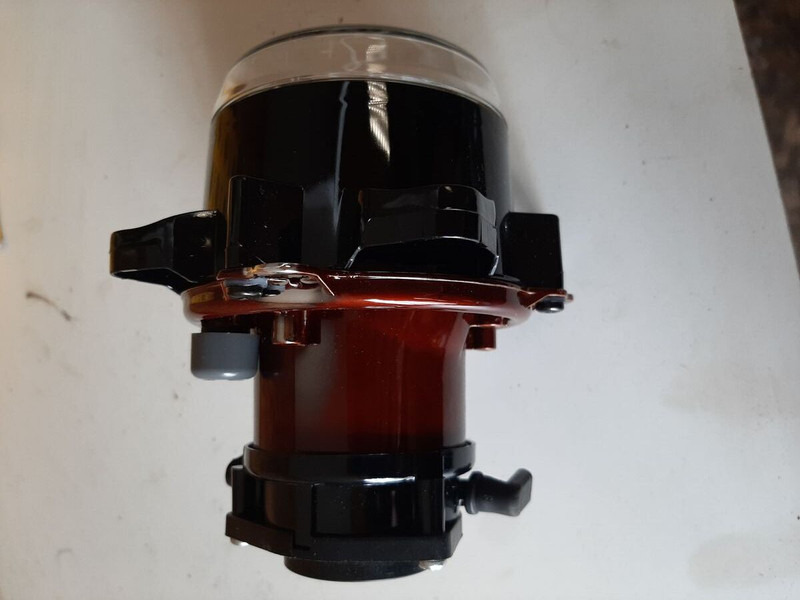 Hella - Передняя фара: фото 1 Hella - Передняя фара: фото 1