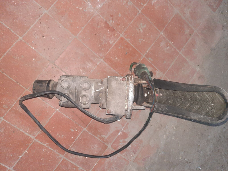 Volvo B12 - Детали тормозной системы: фото 2 Volvo B12 - Детали тормозной системы: фото 2