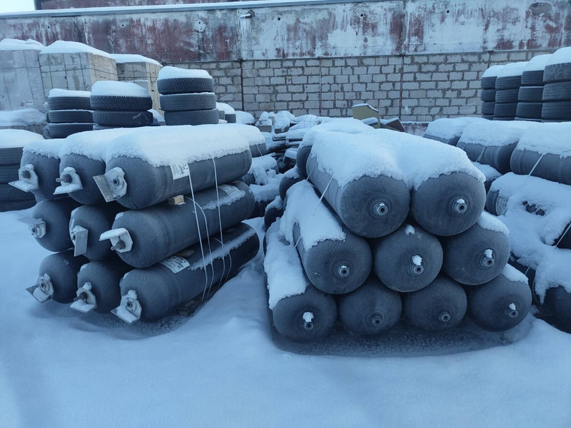 Volvo  - Топливный бак: фото 1 Volvo  - Топливный бак: фото 1