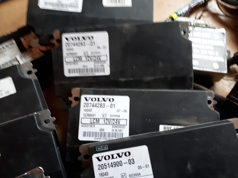 Блок управления Volvo Siemts VDO 20514900-03 20569213-P03. 20744283-01. 20865208-02.: фото 10 Блок управления Volvo Siemts VDO 20514900-03 20569213-P03. 20744283-01. 20865208-02.: фото 10