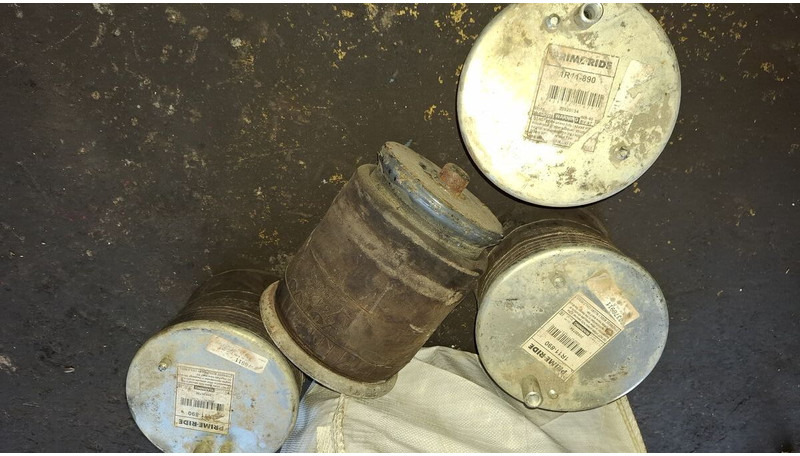 Volvo пневморессора . втулка стабилизатора - Воздушная подвеска: фото 1 Volvo пневморессора . втулка стабилизатора - Воздушная подвеска: фото 1