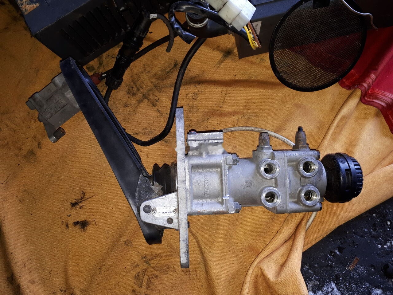 WABCO 3653240180 .4614945081 (82585810000) - Тормозной цилиндр для Автобусов: фото 4 WABCO 3653240180 .4614945081 (82585810000) - Тормозной цилиндр для Автобусов: фото 4