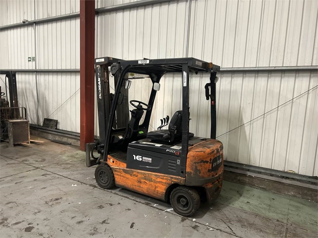 Doosan B16X-5 - Электропогрузчик: фото 3 Doosan B16X-5 - Электропогрузчик: фото 3