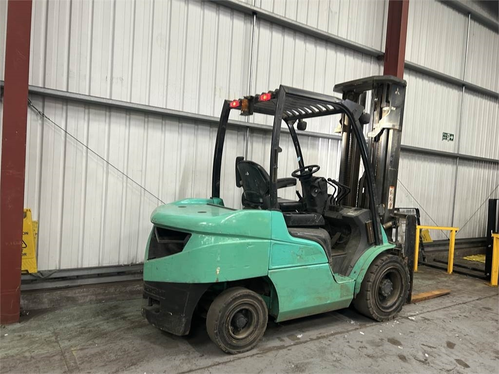 Дизельный погрузчик Mitsubishi FD35NT: фото 6 Дизельный погрузчик Mitsubishi FD35NT: фото 6